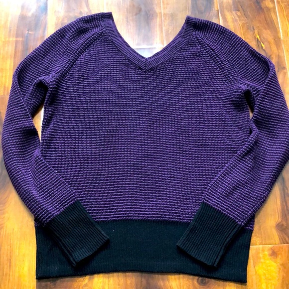 V-neck Sweater - Picture 1 of 4